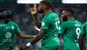 أهلي جدة يواصل الزحف نحو القمة بفوز صعب على الأخدود