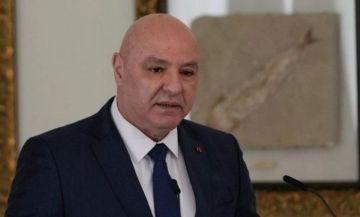 لدورها المحوري.. الرئيس اللبناني يؤكد على أهمية بقاء مراقبي الهدنة