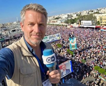 وسائل إعلام دولية تغطي مليونية دعم الإعلان الدستوري في ساحة العروض بعدن