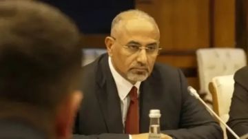 بالأرقام والتفاصيل.. كشف فضايح من العيار الثقيل عن عيدروس الزبيدي.. ماذا كان يفعل في عدن قبل هروبه؟ بالأرقام والتفاصيل.. كشف فضايح من العيار الثقيل عن عيدروس الزبيدي.. ماذا كان يفعل في عدن قبل هروبه؟