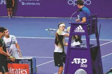 بعد مباراة ماراثونية.. زفيريف يهاجم قرار السماح لألكاراز بالعلاج بعد مباراة ماراثونية.. زفيريف يهاجم قرار السماح لألكاراز بالعلاج