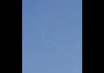 ميليشيا الحوثي تطلق صاروخا باليستيا من تعز ومصدر عسكري يكشف وجهته