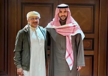 طارق صالح يخرج عن صمته ويعلق على مسار القضية الجنوبية بعد حل المجلس الانتقالي طارق صالح يخرج عن صمته ويعلق على مسار القضية الجنوبية بعد حل المجلس الانتقالي