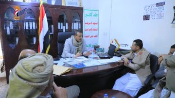 القائم بأعمال وزير الاقتصاد يطلع على سير العمل في مكتب الاقتصاد بعمران