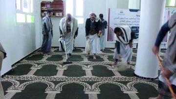 أوقاف ريمة تدشن حملة أن طهرا بيتي 