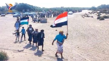 مسيرات شعبية لخريجي دورات طوفان الأقصى في عدد من مديريات الحديدة مسيرات شعبية لخريجي دورات طوفان الأقصى في عدد من مديريات الحديدة