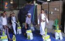 وكيل أول محافظة الحديدة يدشن مشروع توزيع 5 آلاف سلة غذائية طارئة