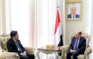 الزنداني يلتقي القائم بأعمال سفارة الصين في اليمن ويبحث تعزيز العلاقات الثنائية