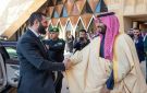 أول تحرك مشترك لمحمد بن سلمان وأحمد الشرع بعد خضوع (قسد) وسيطرة الجيش السوري على غرب الفرات - ye