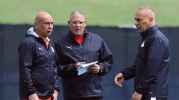 بعد إيقاف التوأم.. طارق سليمان يتولى قيادة منتخب مصر بعد إيقاف التوأم.. طارق سليمان يتولى قيادة منتخب مصر