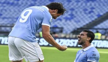 لاتسيو يشارك إنتر ميلان صدارة الدوري الإيطالي بثلاثية في مونزا