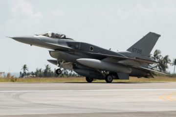 وصول أول مقاتلتين F-16V أمريكيتين إلى تايوان