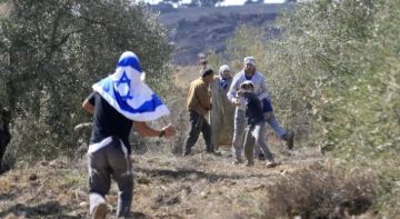 العدو الإسرائيلي ومستوطنوه يواصلون اعتداءاتهم ضد الفلسطينيين وممتلكاتهم في الضفة واقتحامات متتالية لمئات المستوطنين للمسجد الأقصى المبارك العدو الإسرائيلي ومستوطنوه يواصلون اعتداءاتهم ضد الفلسطينيين وممتلكاتهم في الضفة واقتحامات متتالية لمئات المستوطنين للمسجد الأقصى المبارك