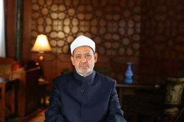 شيخ الأزهر يعزي ملك إسبانيا في ضحايا تصادم قطارين