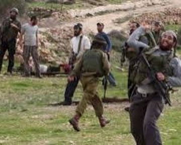 إصابة شاب فلسطيني باعتداء مستوطنين في أوصرين جنوب نابلس إصابة شاب فلسطيني باعتداء مستوطنين في أوصرين جنوب نابلس