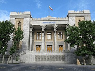 إيران تدعو العراق لرفع القيود عن الرحلات الجوية بين البلدين إيران تدعو العراق لرفع القيود عن الرحلات الجوية بين البلدين
