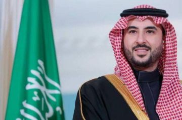 هاتفيا.. وزير الدفاع السعودي يبحث مع نظيره الماليزي التطورات الإقليمية هاتفيا.. وزير الدفاع السعودي يبحث مع نظيره الماليزي التطورات الإقليمية
