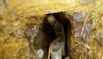 مصرع 14 شخصا في انهيار منجم ذهب غير قانوني بكولومبيا مصرع 14 شخصا في انهيار منجم ذهب غير قانوني بكولومبيا