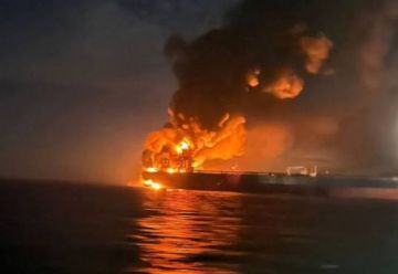 أنباء عن سقوط ضحايا في استهداف ناقلة نفط قبالة قطر أنباء عن سقوط ضحايا في استهداف ناقلة نفط قبالة قطر