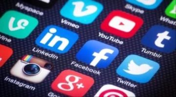 اليونان تحظر مواقع التواصل على الأطفال دون 15 عاما بدءا من 2027 اليونان تحظر مواقع التواصل على الأطفال دون 15 عاما بدءا من 2027