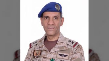 الدفاع الجوي السعودي يعترض ويدمر صاروخ كروز قرب مطار الملك خالد الدفاع الجوي السعودي يعترض ويدمر صاروخ كروز قرب مطار الملك خالد