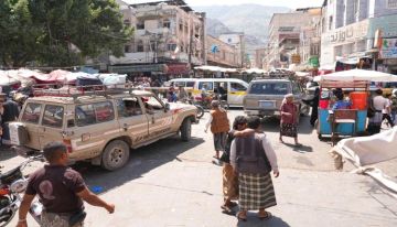 تعز بين القصف والحصار ومخاوف الانزلاق إلى كارثة إنسانية تعز بين القصف والحصار ومخاوف الانزلاق إلى كارثة إنسانية