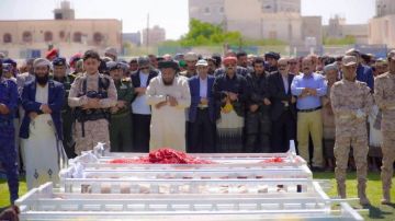 شبوة تشيع 75 شهيدا من ضحايا العدوان الحوثي الإرهابي شبوة تشيع 75 شهيدا من ضحايا العدوان الحوثي الإرهابي