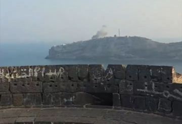 صواريخ منفجرة ومسيرات... أول بيان للحكومة اليمنية بعد استهداف قصر الرئاسة بعدن صواريخ منفجرة ومسيرات... أول بيان للحكومة اليمنية بعد استهداف قصر الرئاسة بعدن