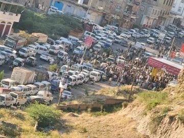 مدينة تعز.. حزب الإصلاح يوجه مقطورات الغاز إلى السوق السوداء مدينة تعز.. حزب الإصلاح يوجه مقطورات الغاز إلى السوق السوداء