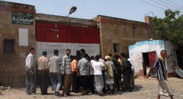 تقارير حقوقية: القوات المدعومة سعوديا تجند 1200 سجين من إصلاحية تعز عقب تهريبهم تقارير حقوقية: القوات المدعومة سعوديا تجند 1200 سجين من إصلاحية تعز عقب تهريبهم