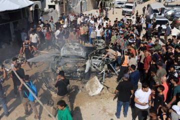 مسعفون: مقتل 4 أشخاص جراء هجمات إسرائيلية في غزة مسعفون: مقتل 4 أشخاص جراء هجمات إسرائيلية في غزة