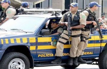 مقتل مسلح احتجز 13 طفلا داخل مدرسة في البرازيل مقتل مسلح احتجز 13 طفلا داخل مدرسة في البرازيل