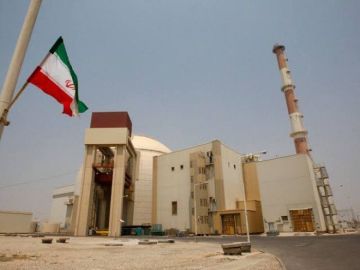 نائب إيراني يطالب بصنع قنبلة ذرية