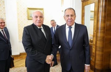 وزيرا خارجية روسيا والجزائر يناقشان التعاون الدفاعي والتجاري وزيرا خارجية روسيا والجزائر يناقشان التعاون الدفاعي والتجاري