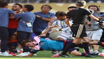 وداع ميسي مهدد بالفوضى.. بنين: الأرجنتينيون يحبون اللعب القذر وداع ميسي مهدد بالفوضى.. بنين: الأرجنتينيون يحبون اللعب القذر
