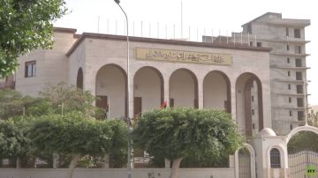 الخارجية الليبية في طرابلس تستدعي القائمة بالأعمال بالسفارة الأمريكية احتجاجا على تصريحات ترامب الخارجية الليبية في طرابلس تستدعي القائمة بالأعمال بالسفارة الأمريكية احتجاجا على تصريحات ترامب
