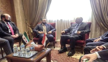 الوزير الشرجبي يبحث مع وزير الإدارة المحلية والبيئة السوري تعزيز التعاون البيئي الوزير الشرجبي يبحث مع وزير الإدارة المحلية والبيئة السوري تعزيز التعاون البيئي