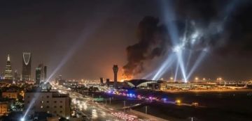 دوي انفجارات في الرياض بالتزامن مع هجمات تستهدف مطار الدمام وخميس مشيط دوي انفجارات في الرياض بالتزامن مع هجمات تستهدف مطار الدمام وخميس مشيط