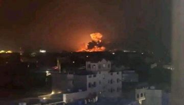 غارات جوية عنيفة تستهدف مواقع حوثية في صنعاء غارات جوية عنيفة تستهدف مواقع حوثية في صنعاء