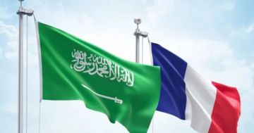 فرنسا تكشف لأول مرة عن انخراطها عسكريا دعما للسعودية بعد ضربات حوثية لمنشآت طاقة في المملكة فرنسا تكشف لأول مرة عن انخراطها عسكريا دعما للسعودية بعد ضربات حوثية لمنشآت طاقة في المملكة