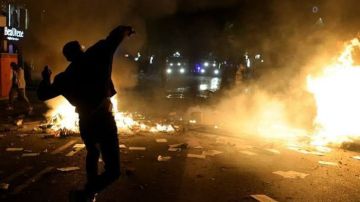 مواجهات وحرائق في ألبانيا خلال احتجاجات مواجهات وحرائق في ألبانيا خلال احتجاجات