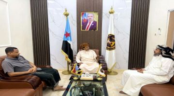 رئيس انتقالي المهرة يناقش مع رئيس الاتحاد العام لقبائل الجنوب بالمحافظة ترتيبات الحشد لفعالية 14 أكتوبر