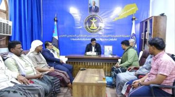 التميمي يلتقي وفدا من معلمي حورة ووادي العين ويؤكد أهمية دور المعلم في بناء الأجيال