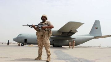حكومة صنعاء تدين استخدام السعودية مطار الريان كقاعدة عسكرية