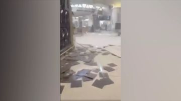 التحالف: اعتراض صاروخ كروز في محيط مطار الملك خالد بالرياض واندلاع حريق في صالة جراء سقوط مقذوف