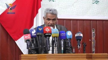 صحة صنعاء تكشف أرقاما كارثية لتداعيات الحرب والحصار في مؤتمر صحفي بـ تعز: انهيار 55 من المنشآت الطبية وتهديد حياة ملايين المرضى صحة صنعاء تكشف أرقاما كارثية لتداعيات الحرب والحصار في مؤتمر صحفي بـ تعز: انهيار 55 من المنشآت الطبية وتهديد حياة ملايين المرضى