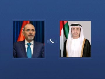 عبدالله بن زايد يجري اتصالا هاتفيا مع ووزير الخارجية الأردني عبدالله بن زايد يجري اتصالا هاتفيا مع ووزير الخارجية الأردني