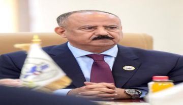 وزير النقل يؤكد مواصلة الحكومة عملها من عدن رغم الهجوم الصاروخي الحوثي وزير النقل يؤكد مواصلة الحكومة عملها من عدن رغم الهجوم الصاروخي الحوثي