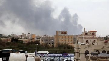 اليمن.. ضربات متبادلة وتدمير منصات حوثية وضحايا مدنيون بالسعودية اليمن.. ضربات متبادلة وتدمير منصات حوثية وضحايا مدنيون بالسعودية