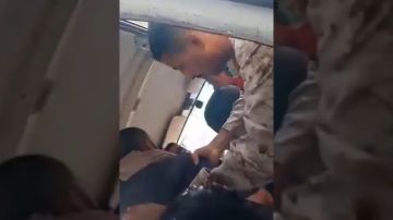 شاهد لحظة القبض على عنصر من مليشيا الحوثي حاول التسلل إلى مدينة تعز